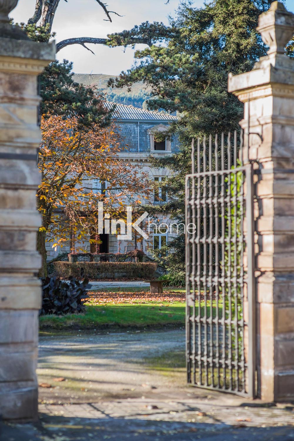 Main Door - Details